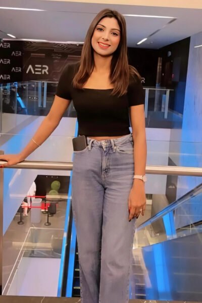 delhi / 9718440226 /Call Girls In DLF Sikandarpur Metro26