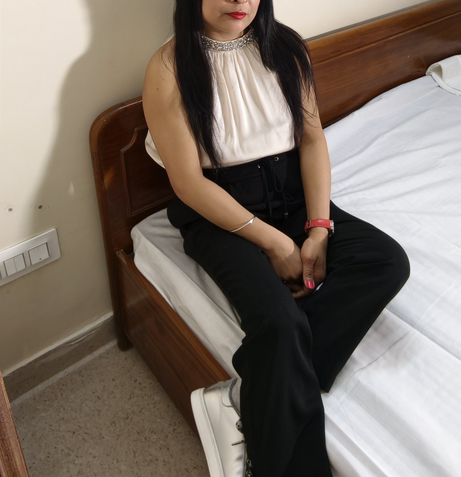 I offer high-profile Independent Female Escorts Service in Delhi, focusing on discretion, respect, and mutual pleasure. Whether in five-star hotels or private settings,