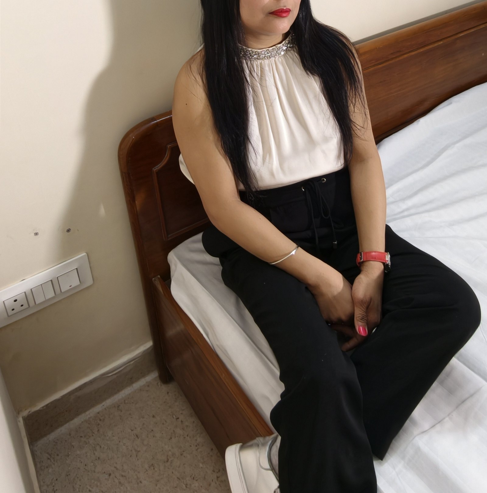 Hello gentlemen, I am Silvi Chaudhery, your ultimate companion for unforgettable moments in Delhi.