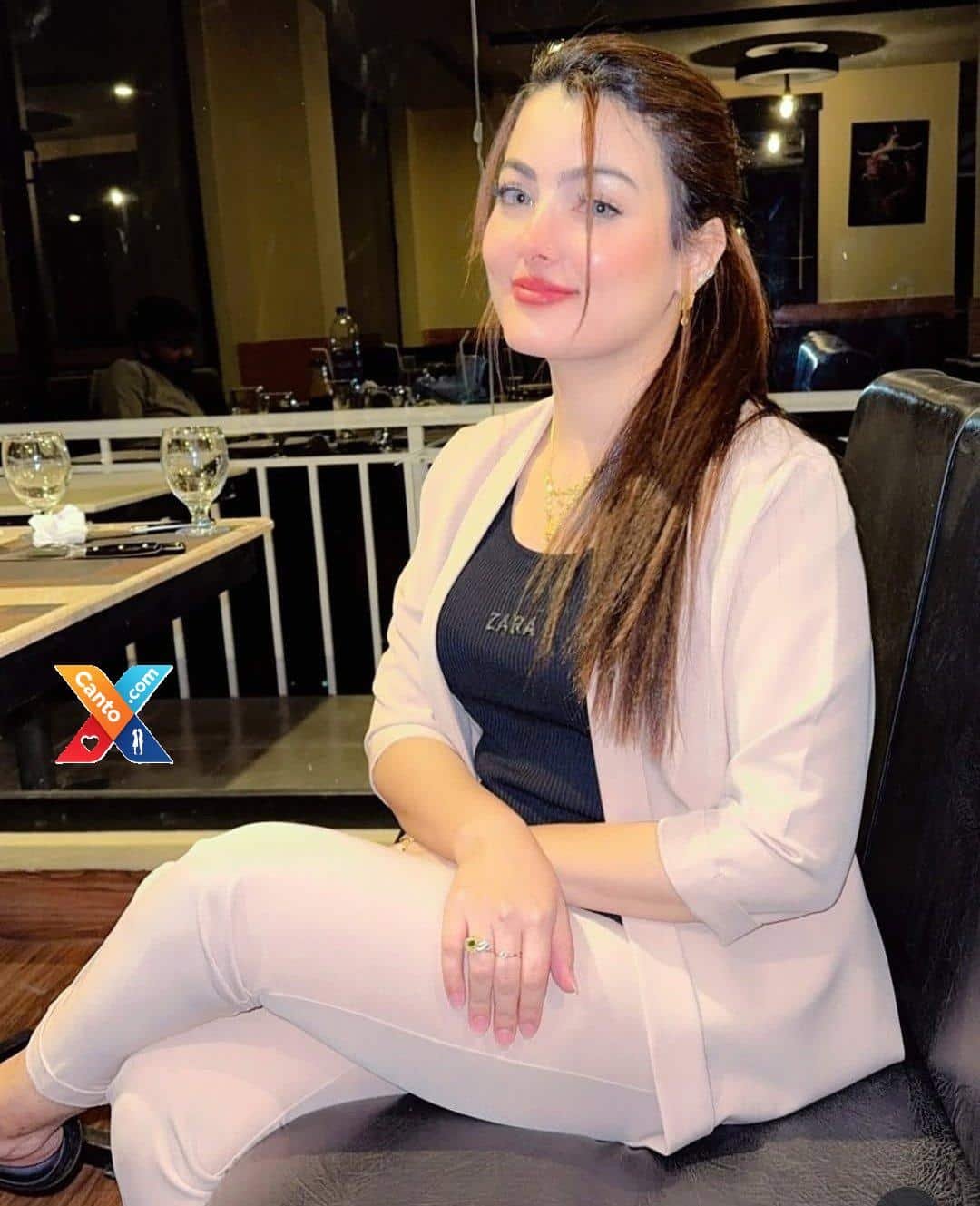 𝕍ip ℂall Girls Service Call Me 9999585511 Crowne Plaza Delhi Mayur Vihar New Delh