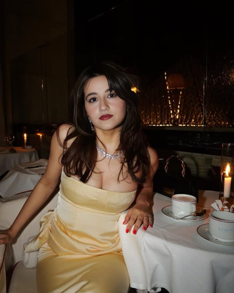 Late-Night Call Girls in Red Fox by Lemon Tree Hotels, East Delhi  – Delhi Escorts Service 9220592151