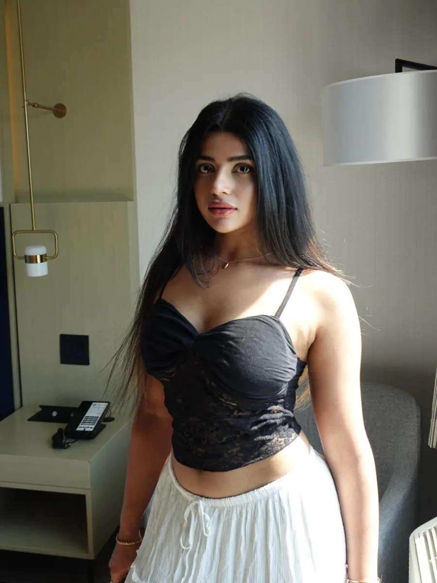 ꧁༒☬ 9911558886 (Call Girl) In DLF Mall Sector 18 Noida Escorts Service In Delhi 24/7 Ncr ☬༒꧂