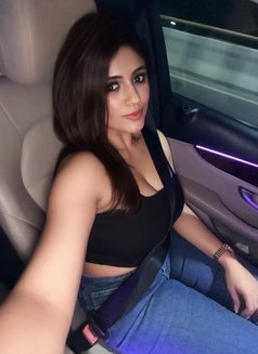 ᎡᎧᎽᎪᏞ COD Call Girls In Holiday Inn New Delhi International Airport Escorts 𝟡𝟡𝟡𝟘𝟚𝟚𝟞𝟞𝟝𝟠