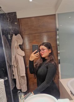 ᎡᎧᎽᎪᏞ COD Call Girls In Diplomat, Chanakyapuri New Delhi Escorts 𝟡𝟡𝟡𝟘𝟚𝟚𝟞𝟞𝟝𝟠