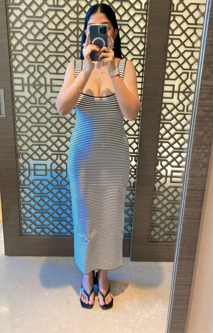 9552499821 Escorts Service Near Hotel lakeside chalet
