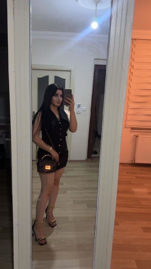 ᎡᎧᎽᎪᏞ COD Call Girls In Ambassador New Delhi Escorts 𝟡𝟡𝟡𝟘𝟚𝟚𝟞𝟞𝟝𝟠