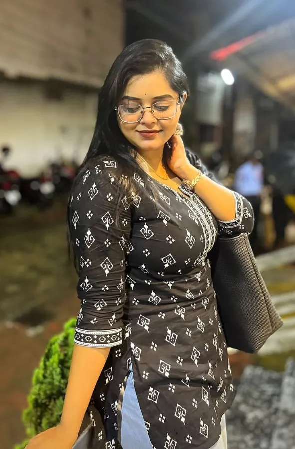 Call Girls In Keshav Puram✌(9958043915) दिल्ली⚡Female Escort