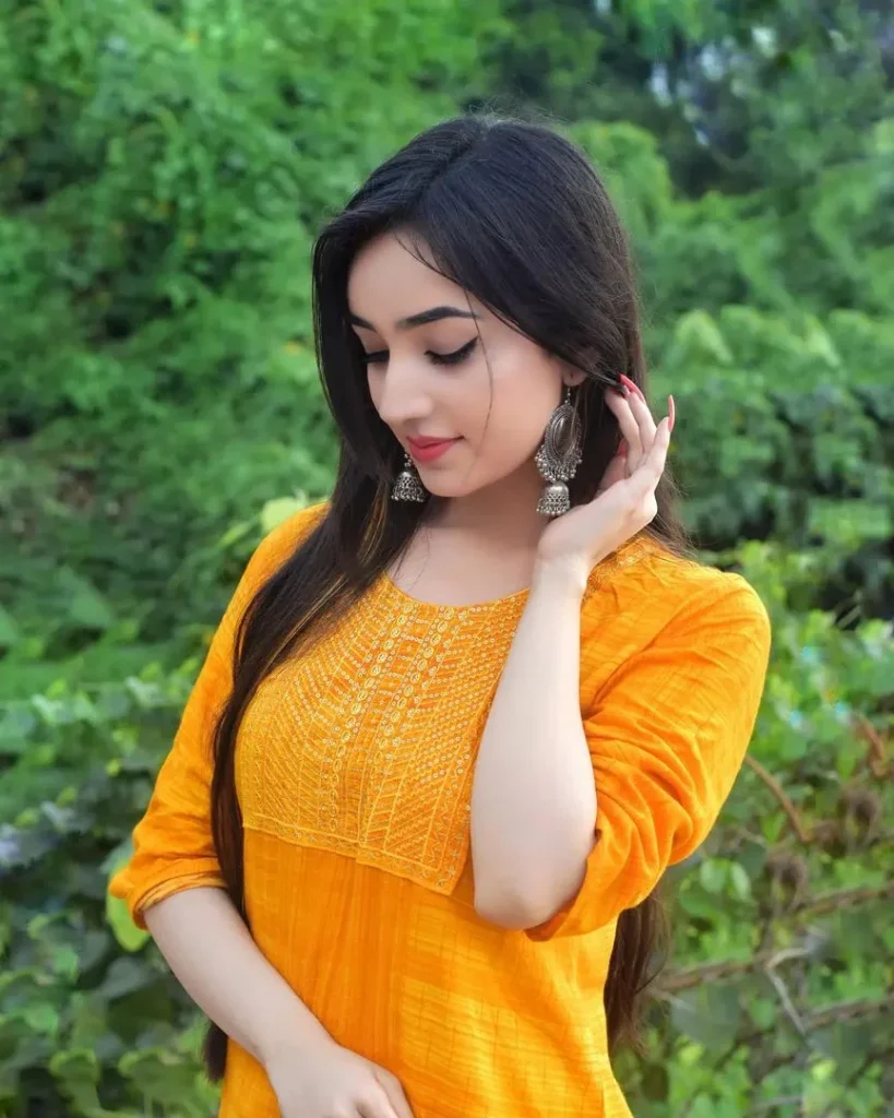 Book High-profile Escort In Delhi With Cash Payment Facility