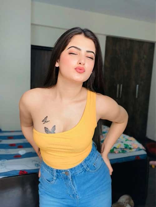 Call girls in Rohini Sector 11 | 9899985641
