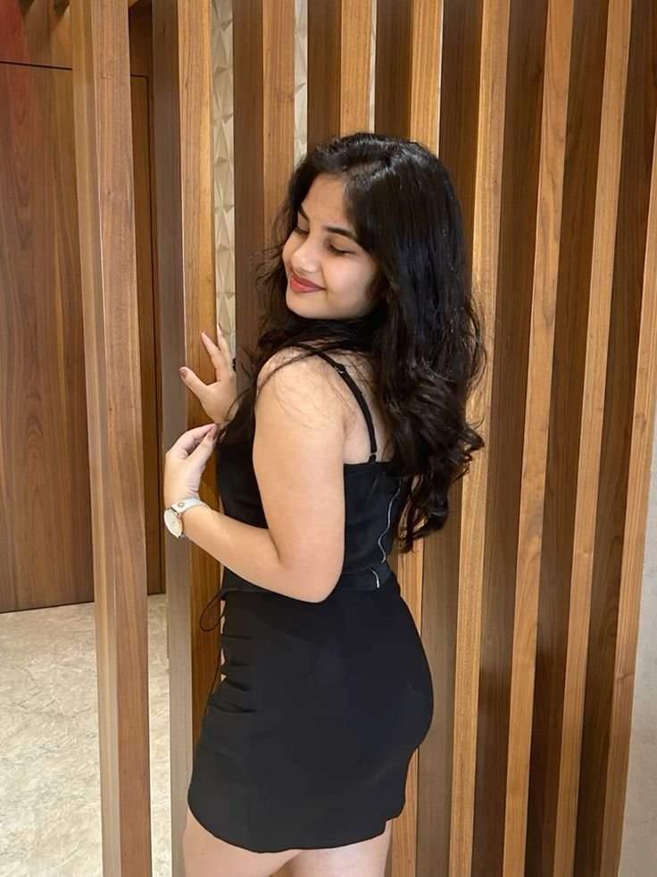 Call Girls In New Delhi Metro – 9999485385 Book Independent Delhi Escorts