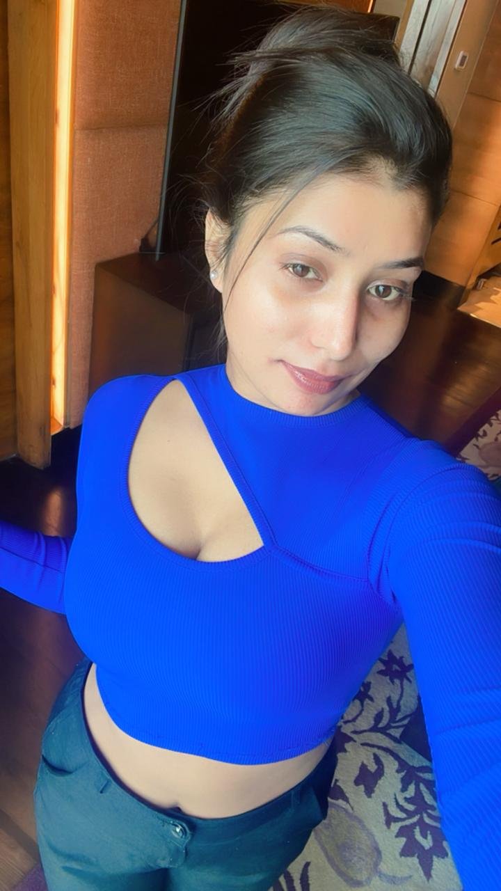VIP Noida Call Girls in Sector 93 Noida 📞8826744196 VIP College Girl & Models Escorts 24/7