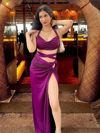 Rꦿyal Noida Sector-97 Call Girls Escorts Service Late-Night Book Now ➈➈➈⓪②②⑥⑥⑤➇
